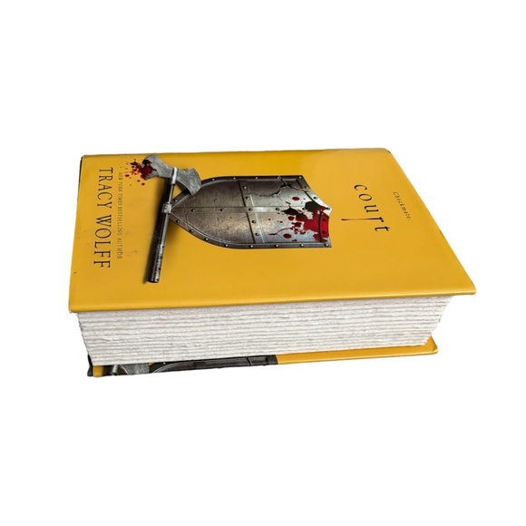 Court by Tracy Wolff Book - Picture 2 of 4